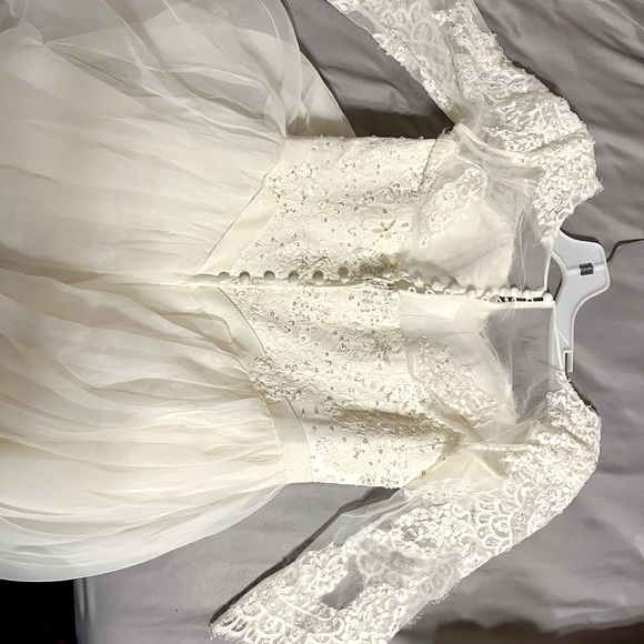 Wedding Dress - Picture 11 of 11